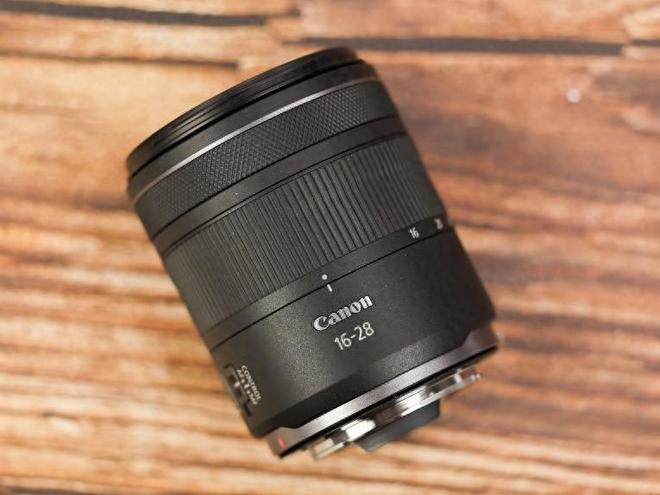 今年会首页F28大光圈！广角变焦亲民新挑选 佳能RF16-28mm F28 IS(图1)